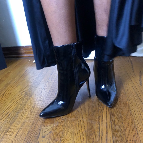 Black Patent Leather High Heeled Boots - Picture 3 of 4